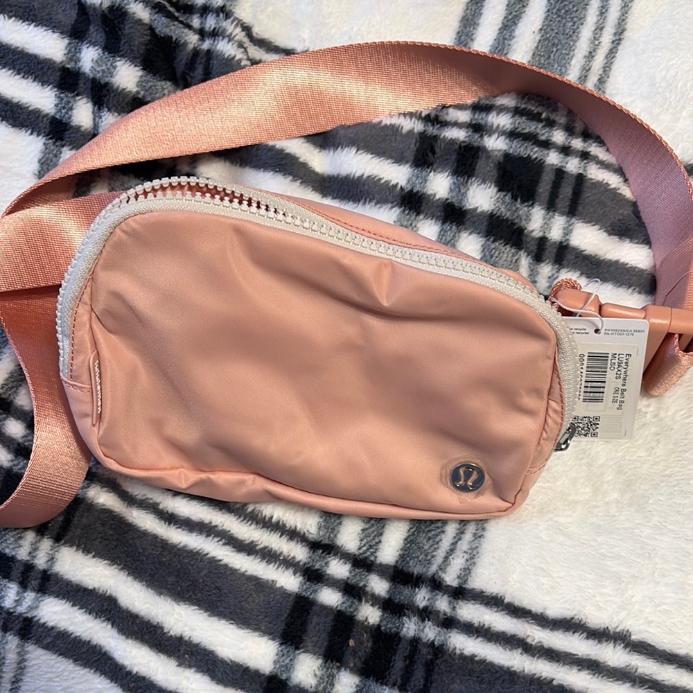 Lululemon Pink Crossbody Bag (melon sherbet)